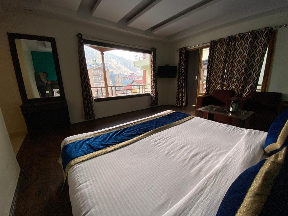 Hotel Manali Queen エクステリア 写真